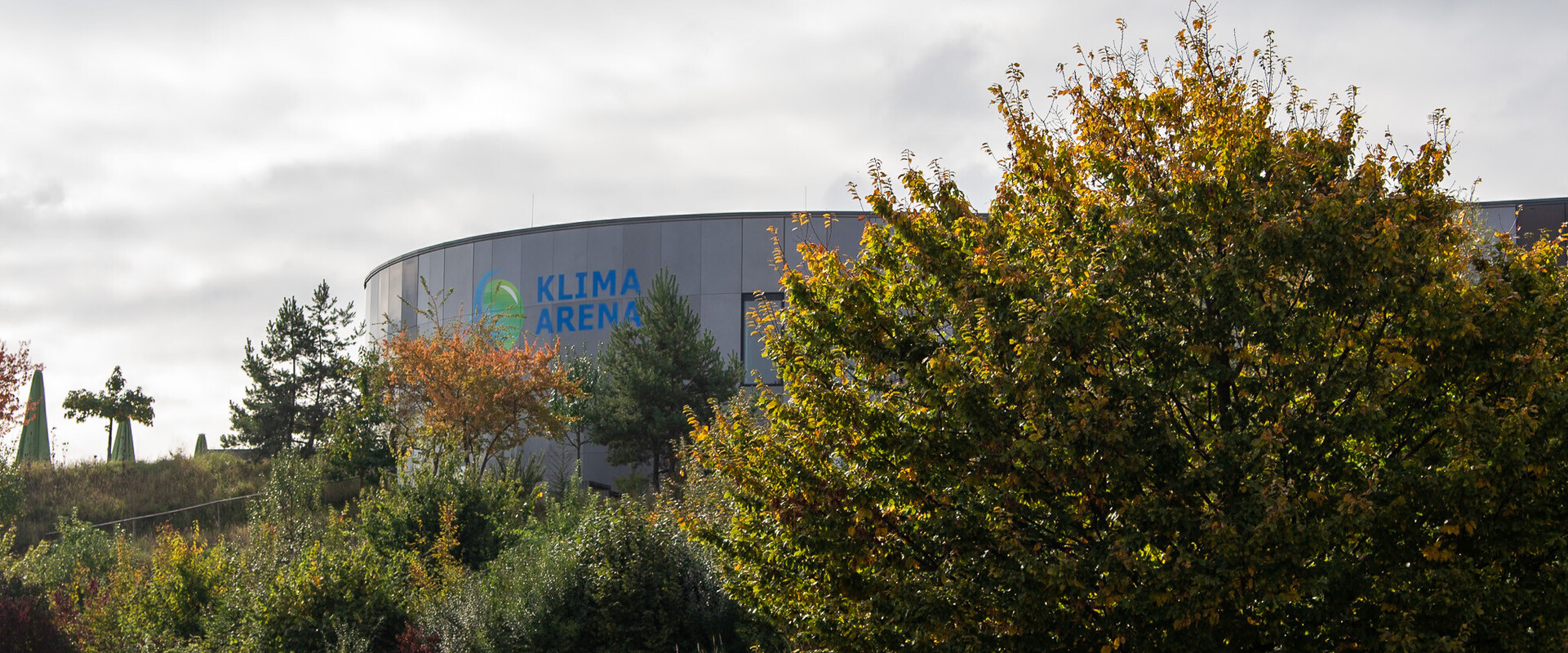 Aussenansicht der Klima Arena mit Blick auf das R&uuml;ckgeb&auml;ude